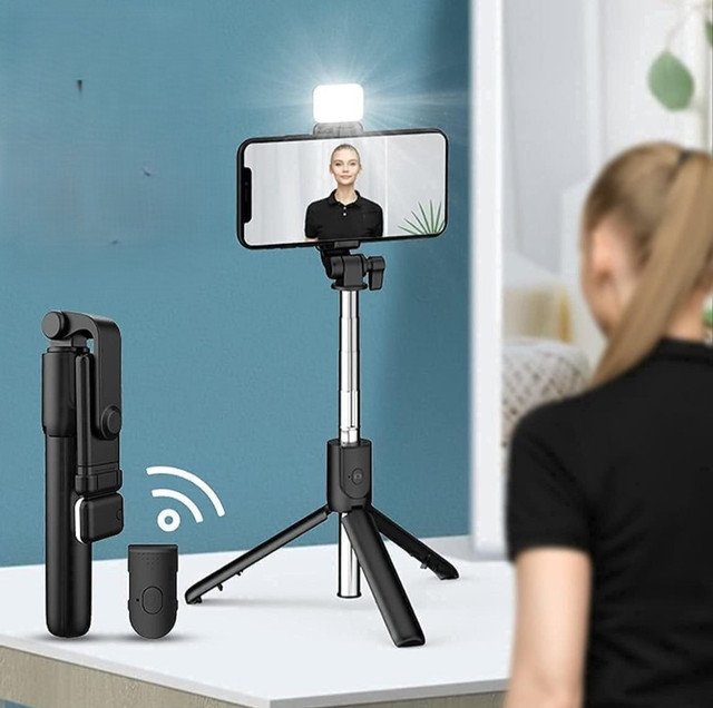 PID-66812-Selfie-Stick-R1s-Multicolor-4.jpg PID-66812-Selfie-Stick-R1s-Multicolor-4.jpg