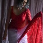PID-68014-Women-s-Linen-Floral-Printed-Saree-With-Unstitched-Blouse-5-5-Mtr-Red-4.jpg